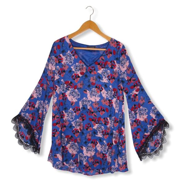 Astr Women's Lace Sleeve Tunic Top M Blue Pink Floral Bell Sleeves Flowy Blouse - Picture 1 of 12